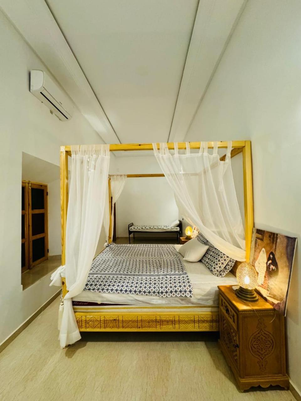 Kasbah ben hamou Hotel Nkob Bagian luar foto